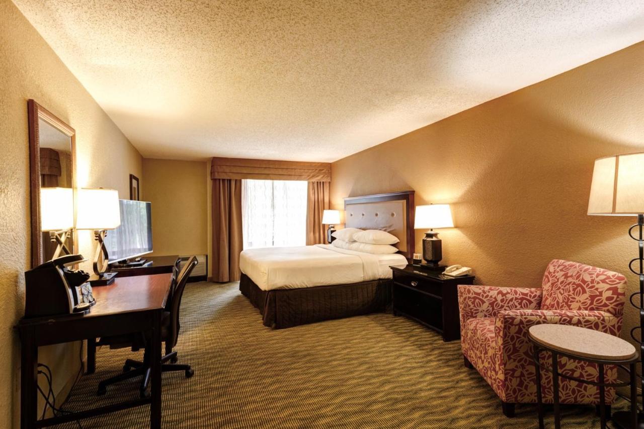Crowne Plaza Jacksonville Airport By Ihg Экстерьер фото